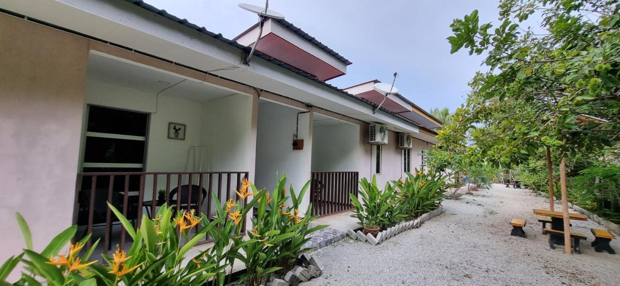Seven Stones Langkawi Bed & Breakfast Pantai Cenang  Exterior photo