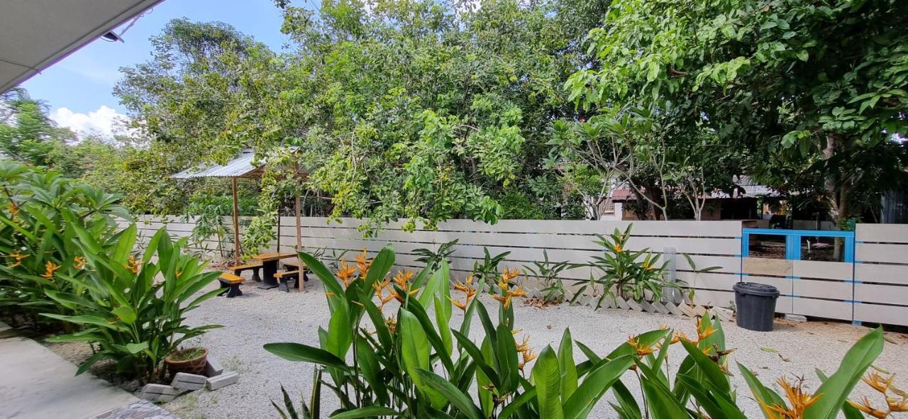 Seven Stones Langkawi Bed & Breakfast Pantai Cenang  Exterior photo